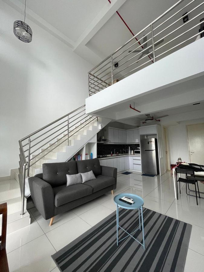 Yenni Duplex @ Decentrum, Kajang Seri Kembangan Exterior foto