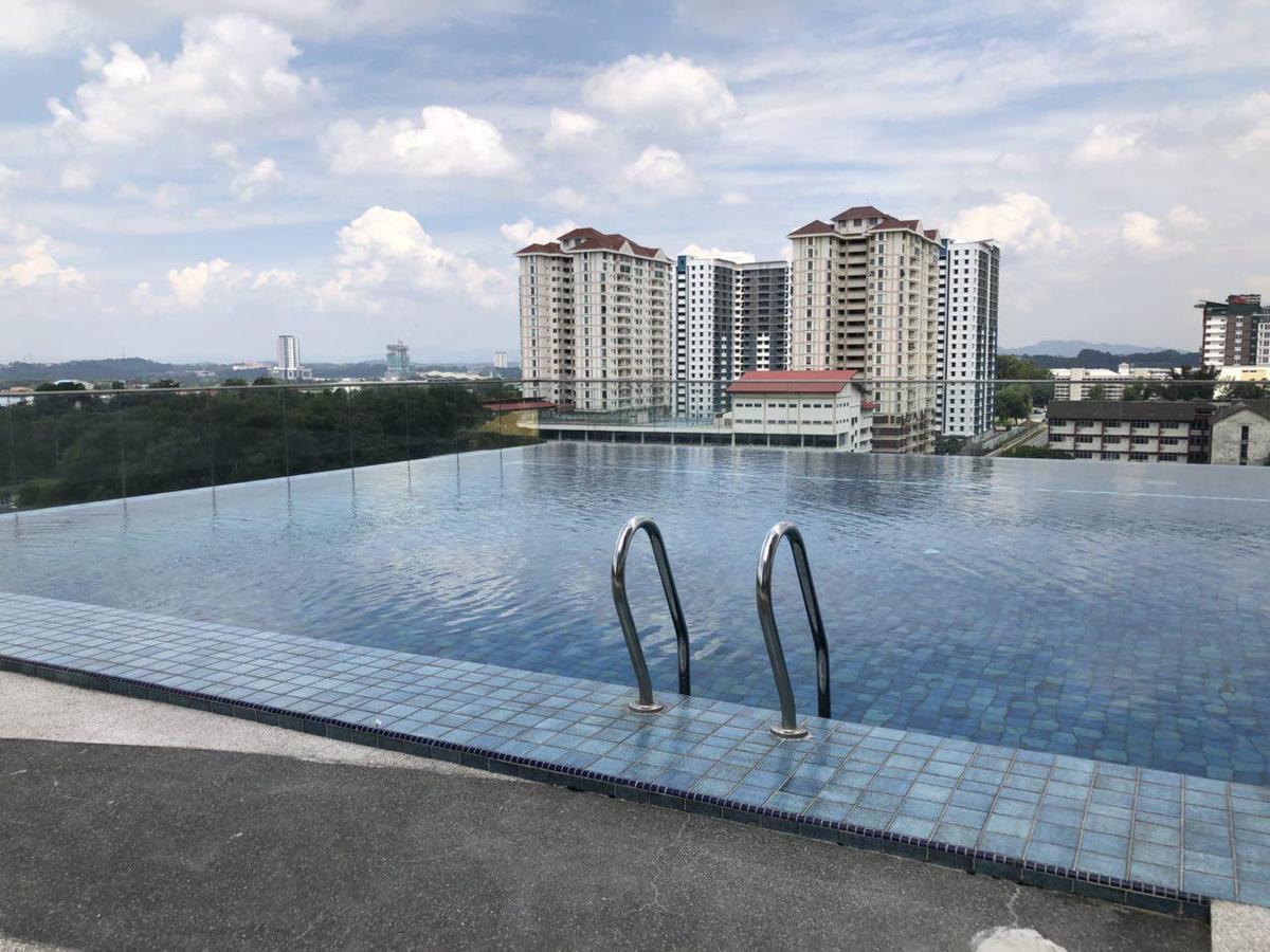 Yenni Duplex @ Decentrum, Kajang Seri Kembangan Exterior foto