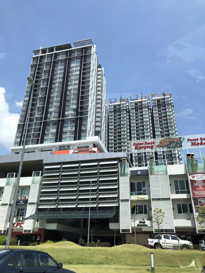 Yenni Duplex @ Decentrum, Kajang Seri Kembangan Exterior foto